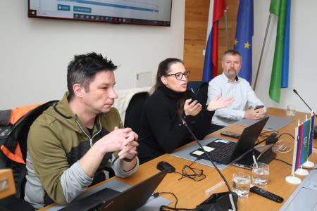 POSVET O UVAJANJU SISTEMA E GRADITEV  07 FOTO LJUBO VUKELIČ